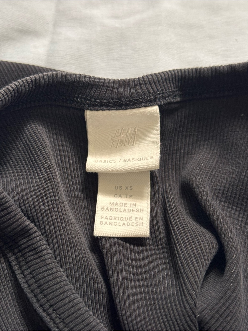 H&M Black Short-Sleeve Ribbed Tee - Picture 3 of 6